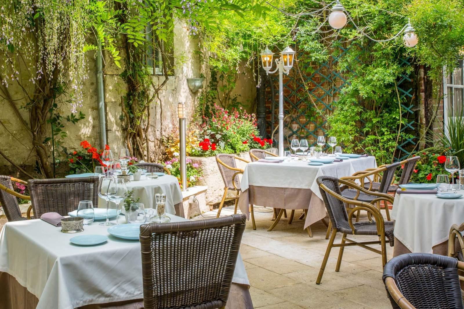 Logis Hotels Restaurant La Mere Hamard Semblançay Zewnętrze zdjęcie