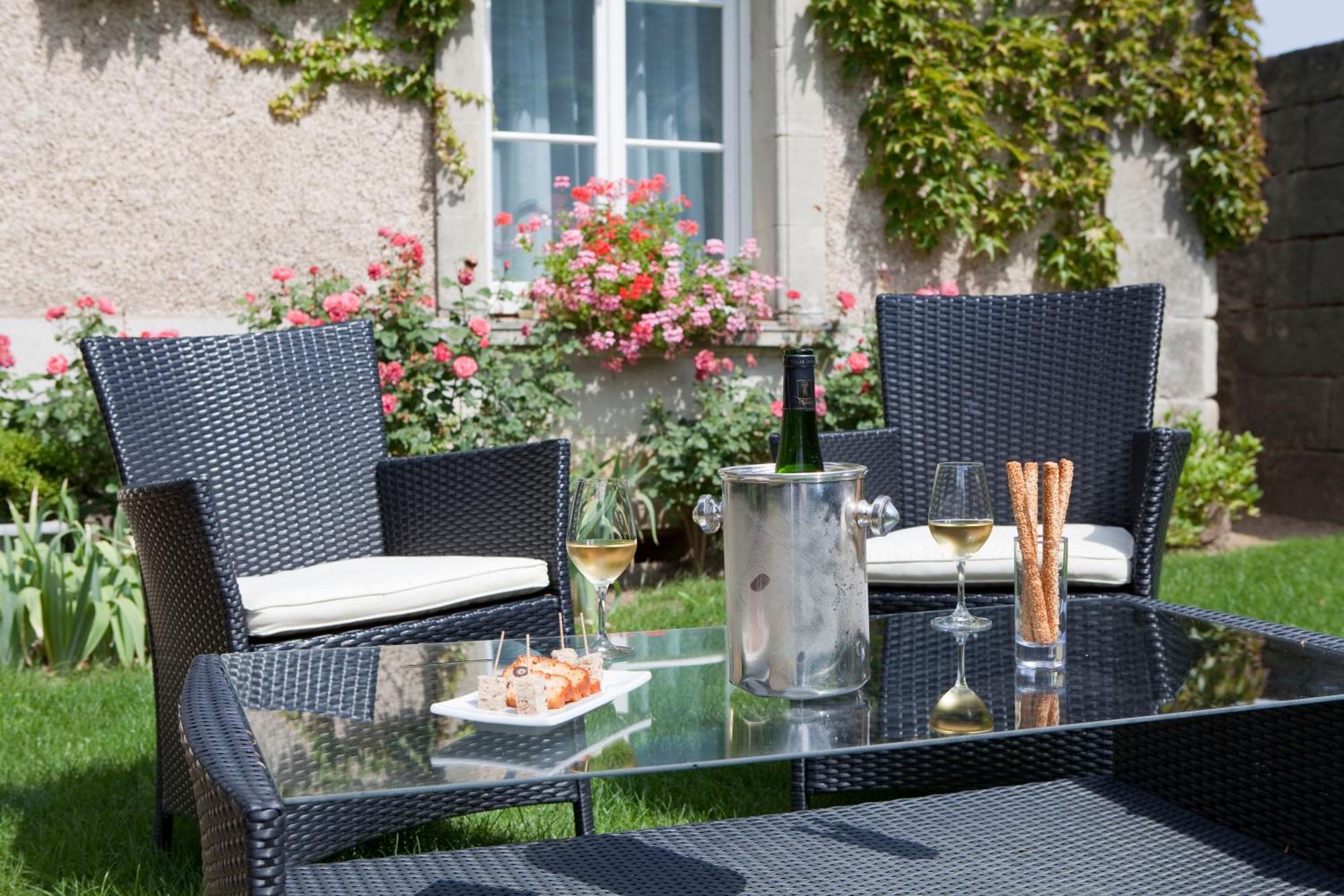 Logis Hotels Restaurant La Mere Hamard Semblançay Zewnętrze zdjęcie