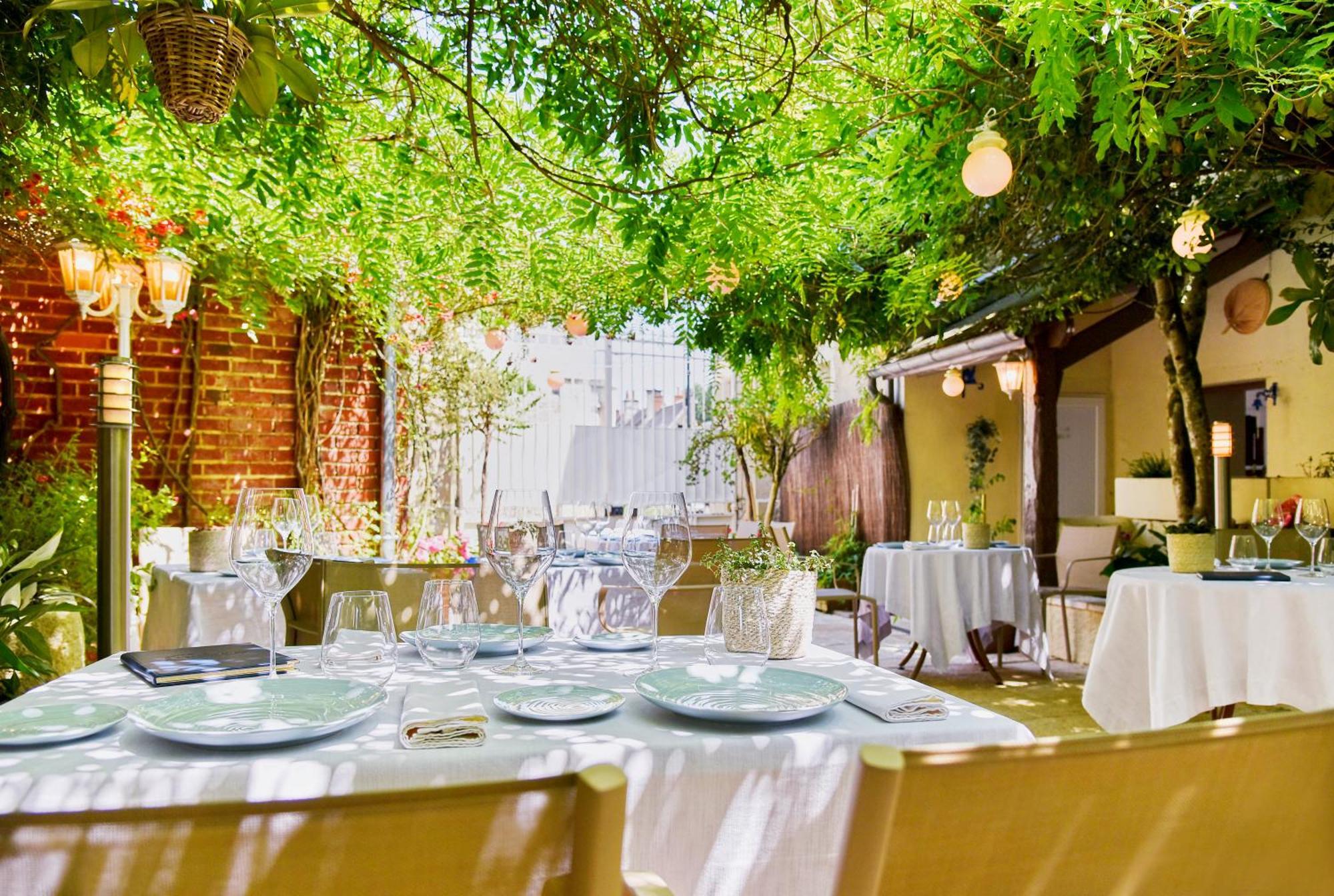 Logis Hotels Restaurant La Mere Hamard Semblançay Zewnętrze zdjęcie