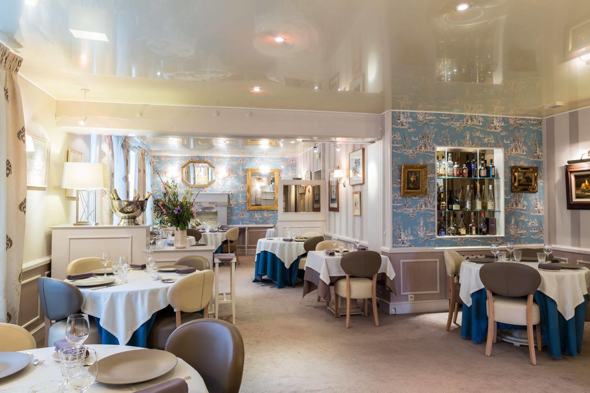 Logis Hotels Restaurant La Mere Hamard Semblançay Zewnętrze zdjęcie