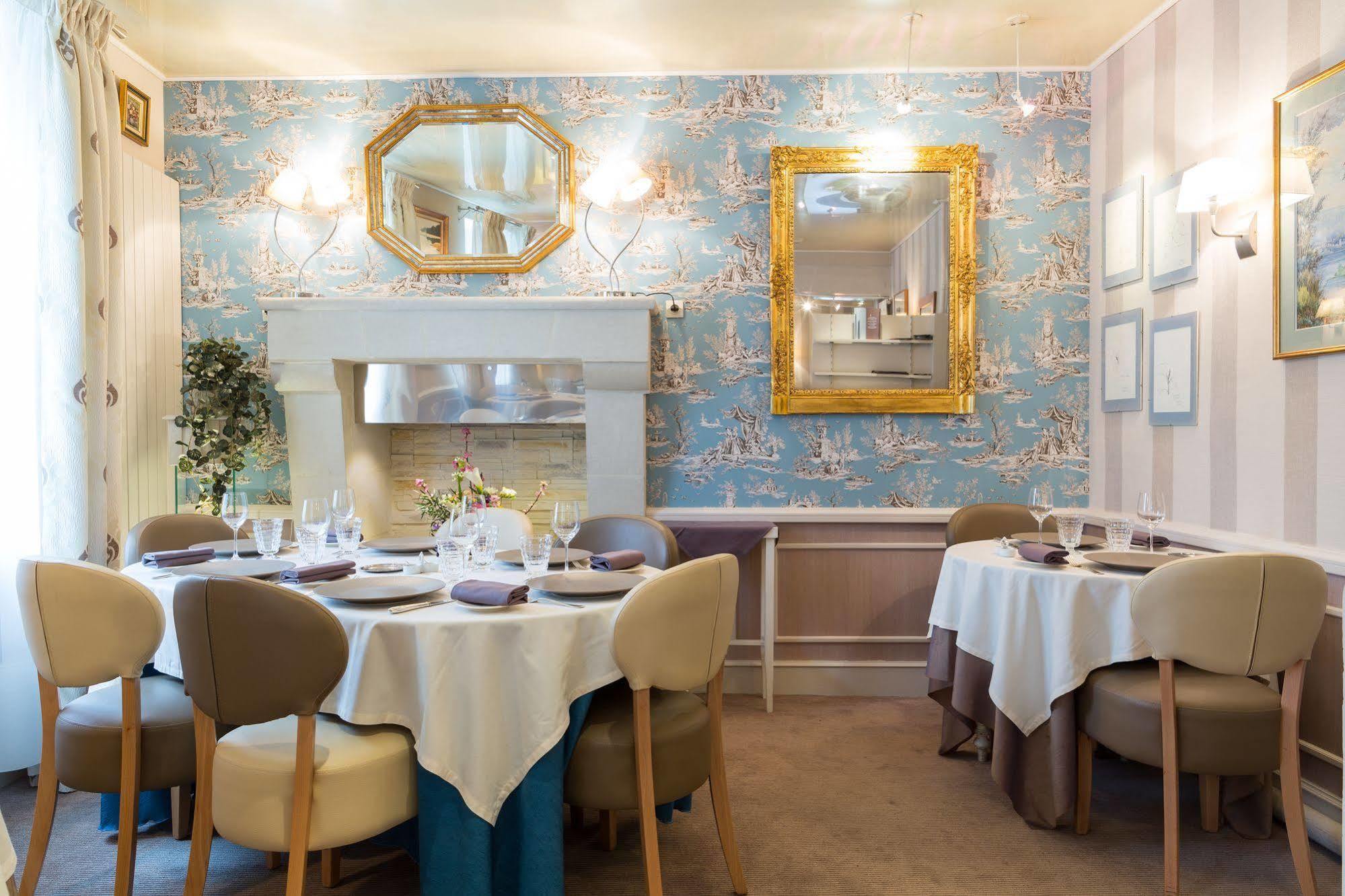 Logis Hotels Restaurant La Mere Hamard Semblançay Zewnętrze zdjęcie